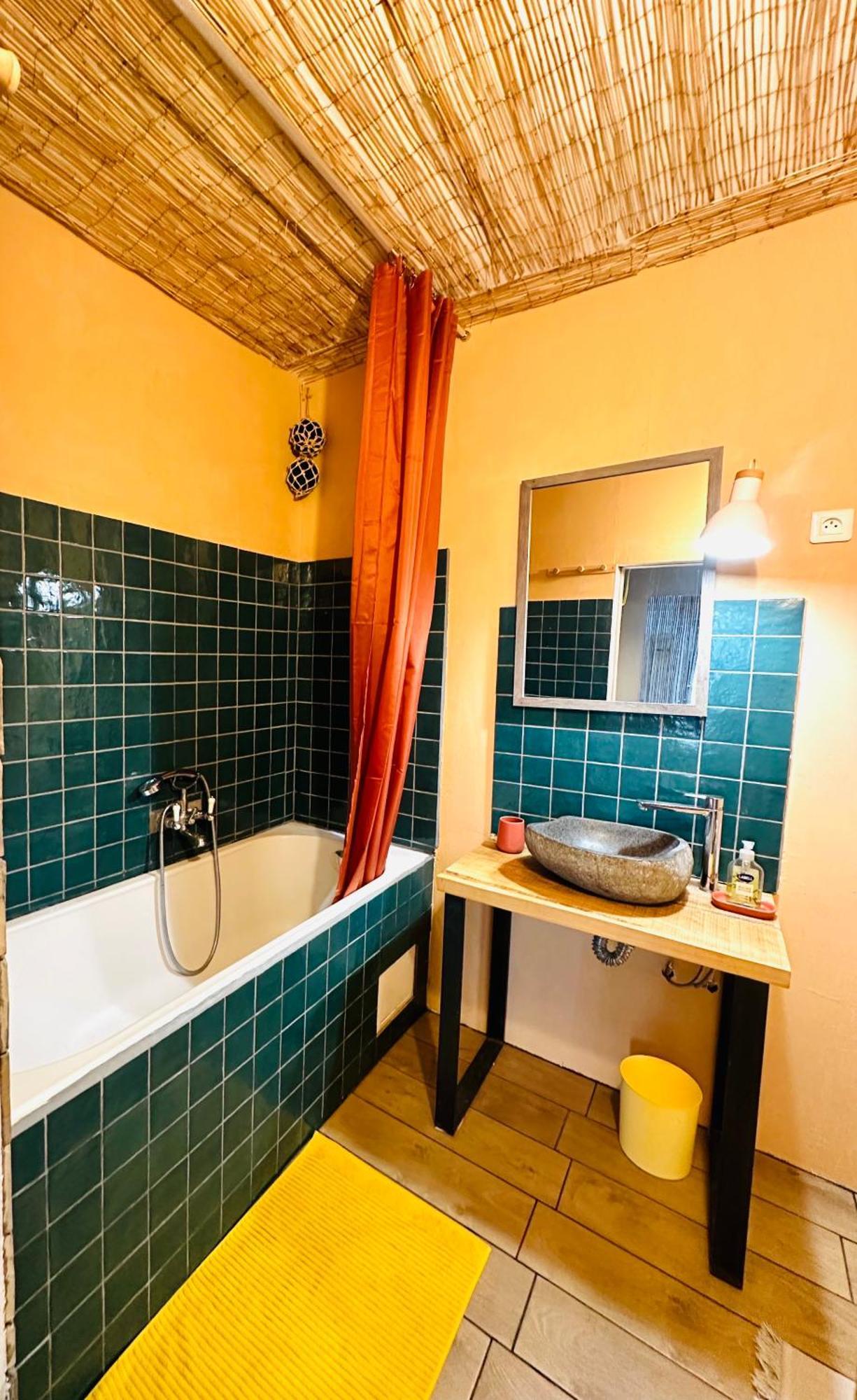 Cosy, Climatise, Au Coeur De Sete Apartment Ngoại thất bức ảnh
